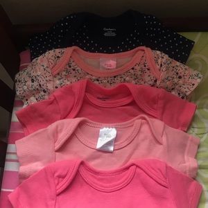 5 Onesies 6-9m
